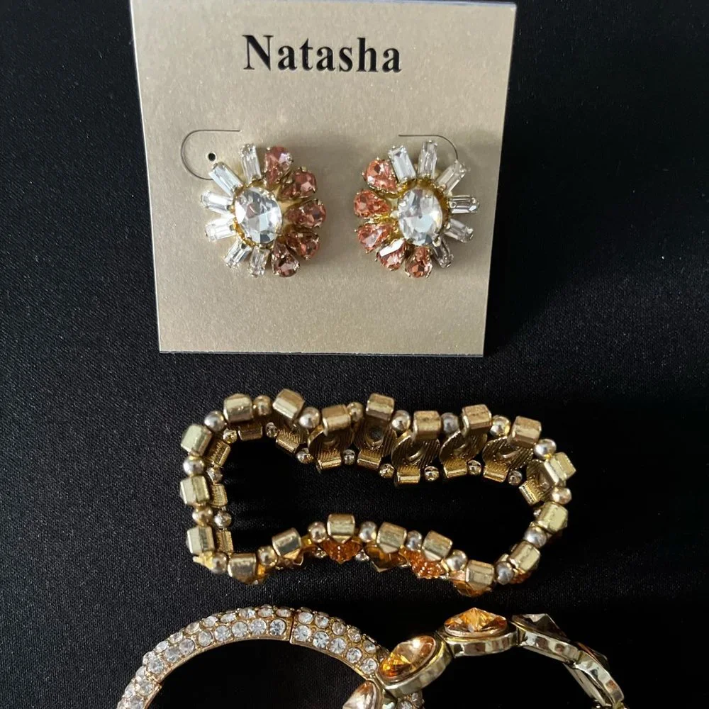 NWT silver and pink flower stud earrings